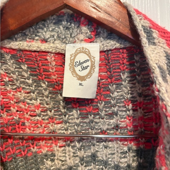 Women's Geometric Patterned Sweater - Red and Gray - Picture 2 of 4